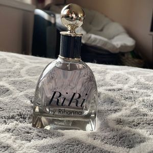 RiRi by Rihanna. Perfume